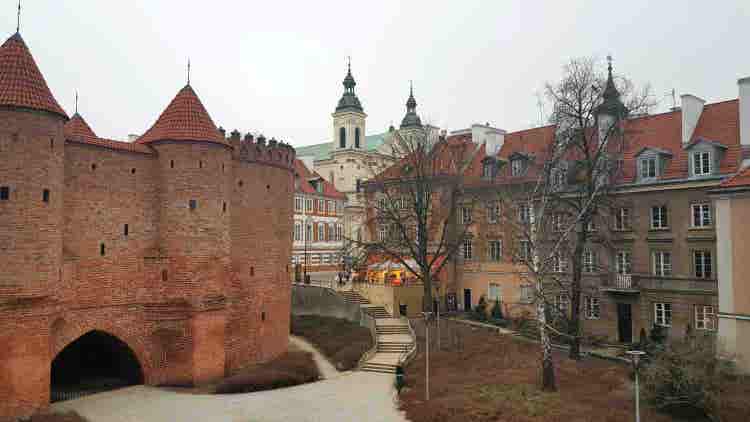 castle-in-warsaw