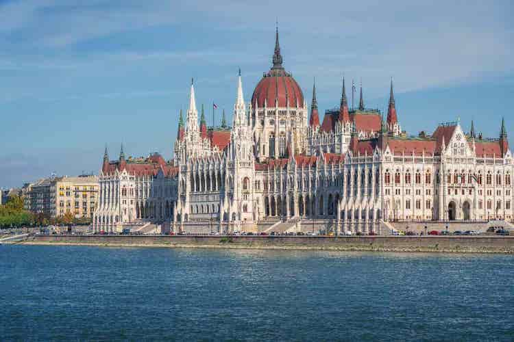 hungarian-parliament