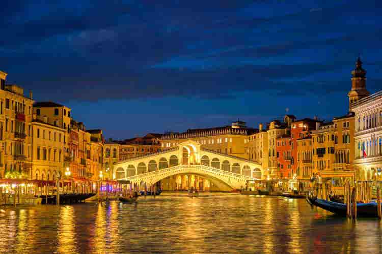 canal-grande-and-rialto-bridge